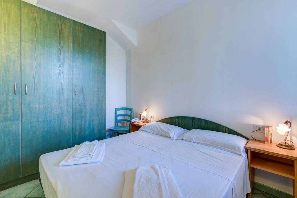 Terra Felice Aparthotel San Felice Circeo Habitación foto